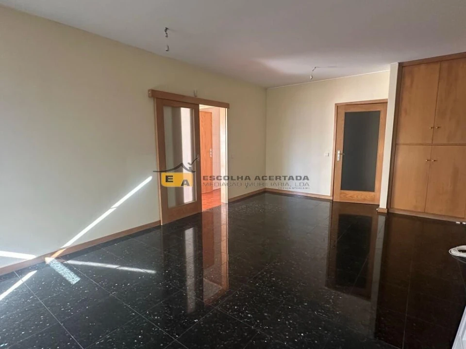 Apartamento T3 para Venda em Paranhos Foto 5