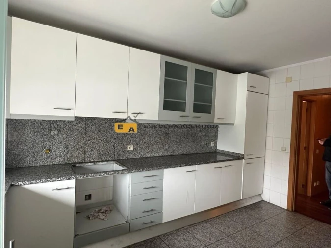 Apartamento T4 para Venda em Custóias, Leça do Balio e Guifões Foto 2