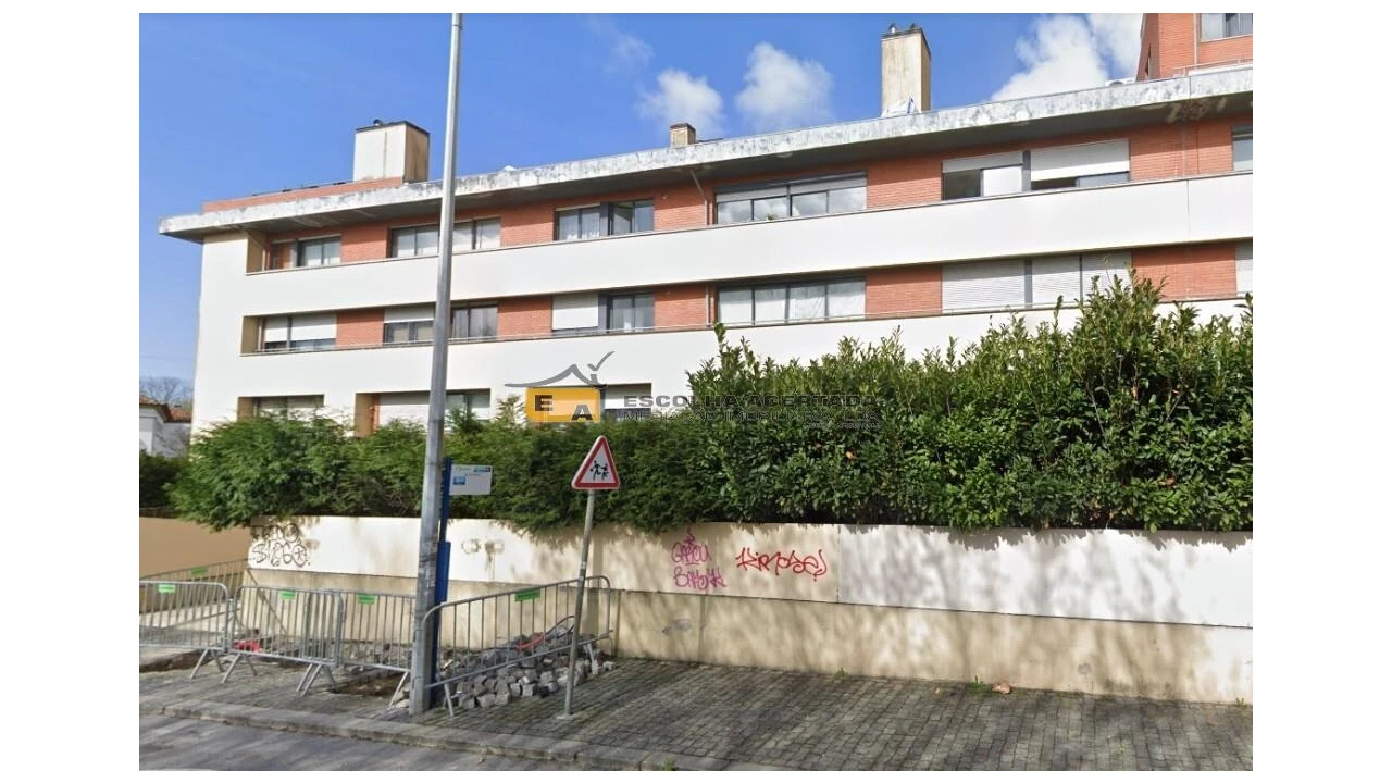 Apartamento T5 para Venda em Paranhos Foto 4