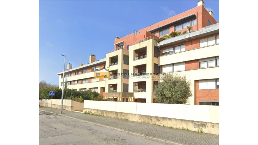 Apartamento T5 para Venda em Paranhos Foto 3