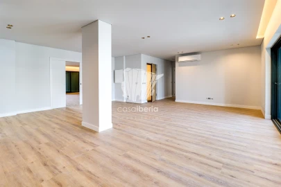 Apartamento T5 para Venda em Faro (Sé e São Pedro)