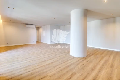 Apartamento T5 para Venda em Faro (Sé e São Pedro)