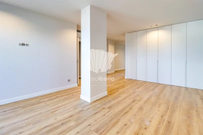 Apartamento T5 para Venda em Faro (Sé e São Pedro)