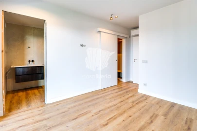 Apartamento T5 para Venda em Faro (Sé e São Pedro)