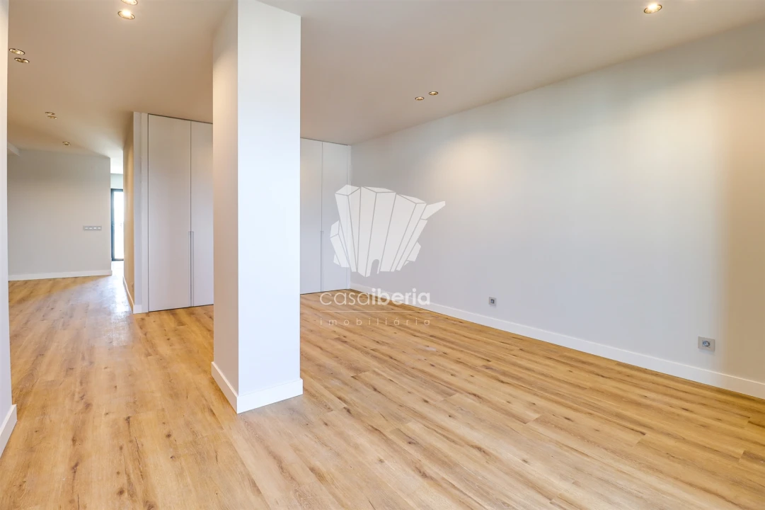 Apartamento T5 para Venda em Faro (Sé e São Pedro) Foto 32