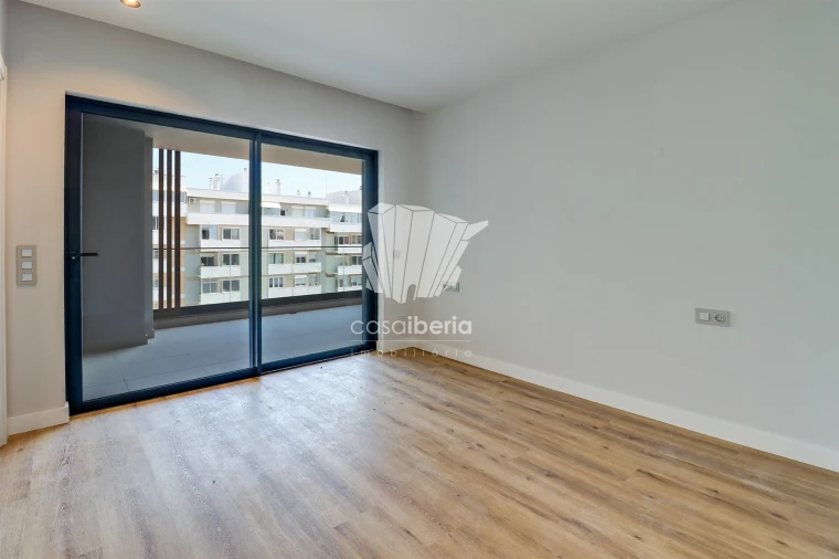 Apartamento T5 para Venda em Faro (Sé e São Pedro) Foto 12