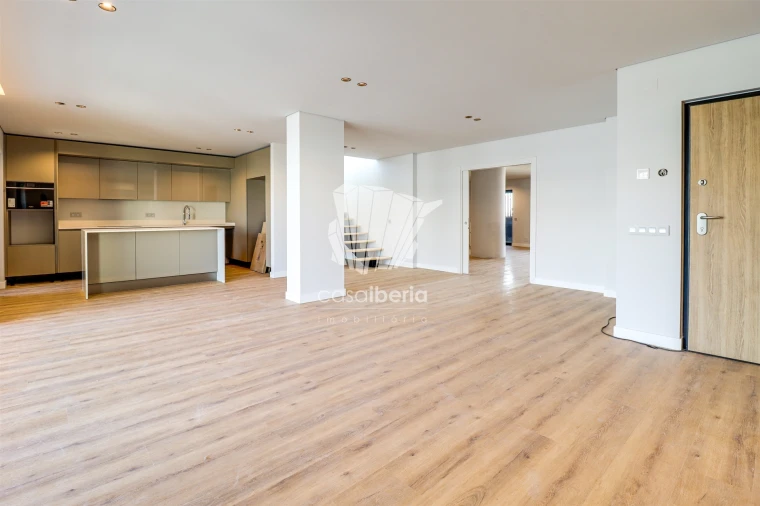 Apartamento T5 para Venda em Faro (Sé e São Pedro) Foto 5