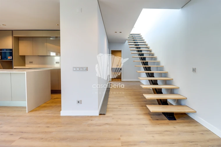 Apartamento T5 para Venda em Faro (Sé e São Pedro) Foto 3