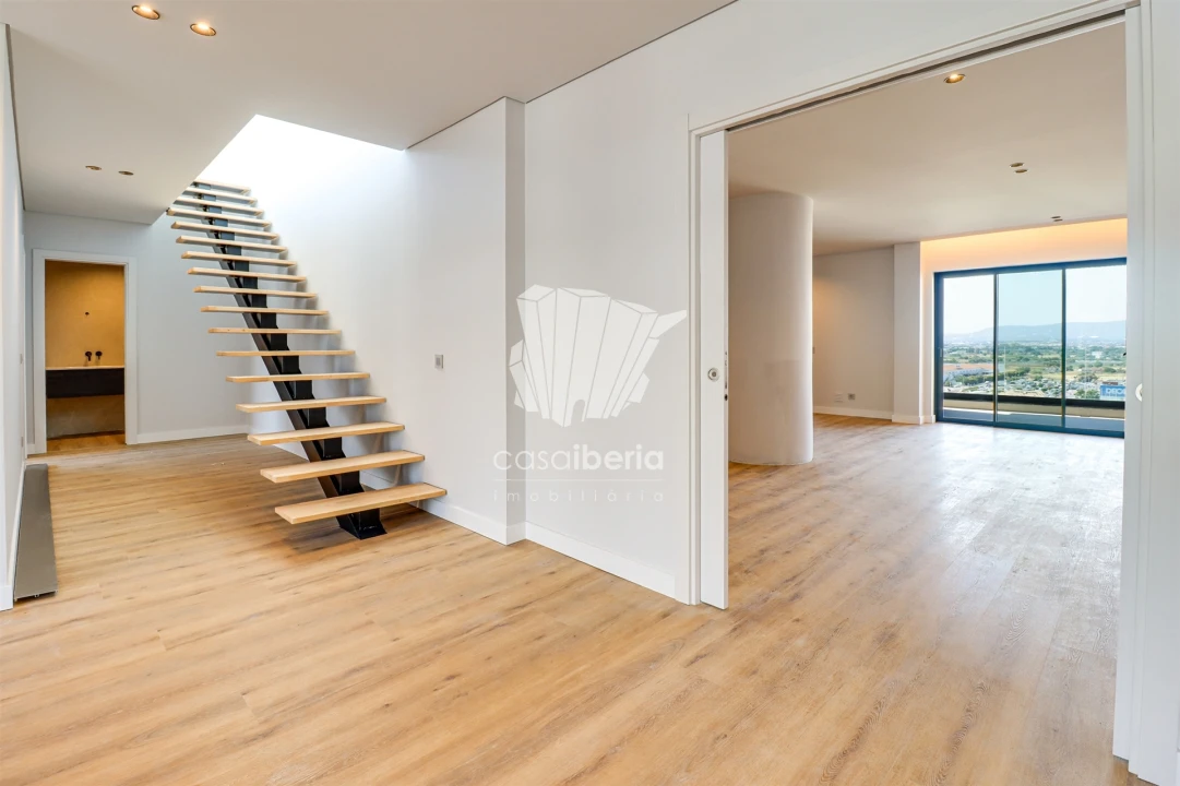 Apartamento T5 para Venda em Faro (Sé e São Pedro) Foto 4