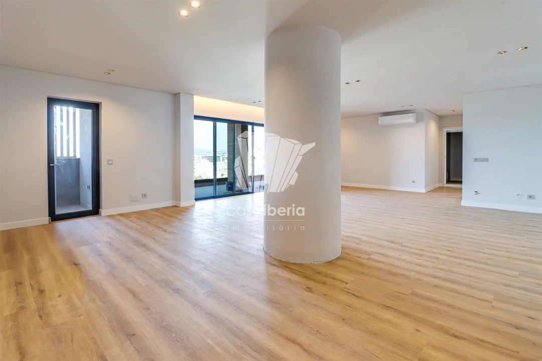 Apartamento T5 para Venda em Faro (Sé e São Pedro) Foto 28