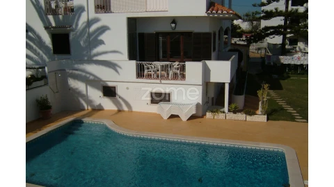 Moradia T11 para Venda em Albufeira e Olhos de Água