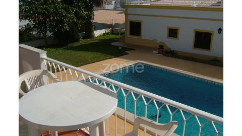 Moradia T11 para Venda em Albufeira e Olhos de Água