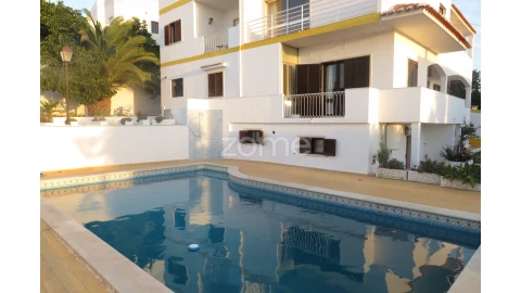 Moradia T11 para Venda em Albufeira e Olhos de Água