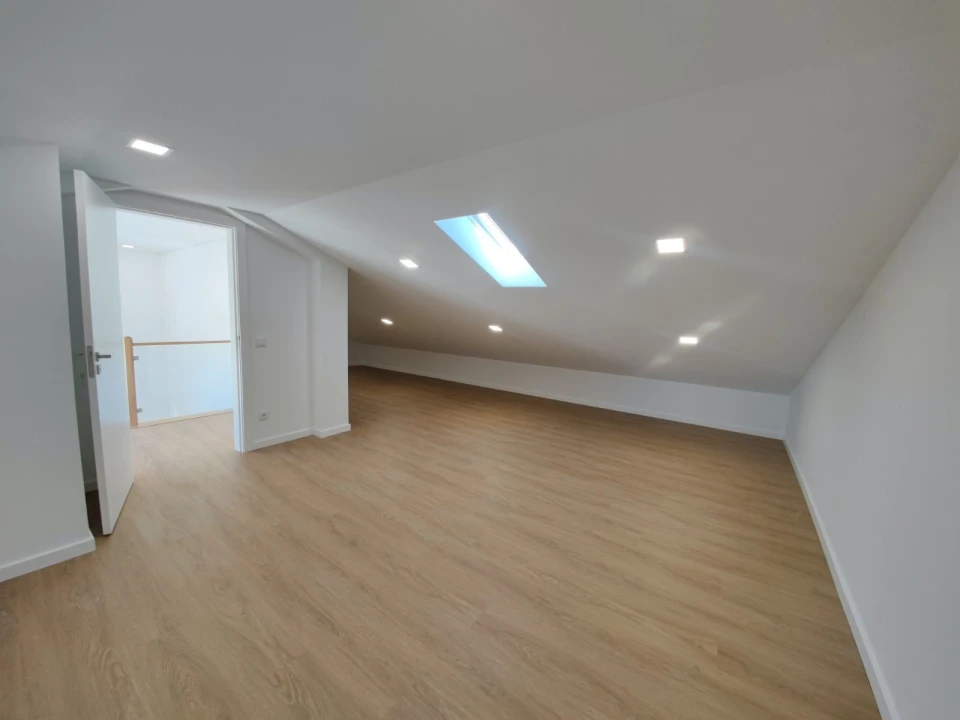 Moradia T5 para Venda em Vila Verde Foto 22