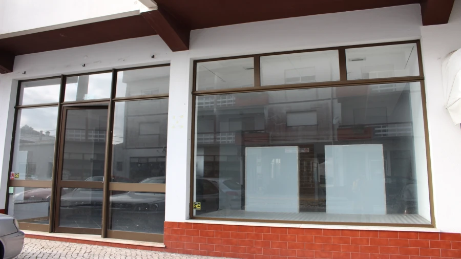 Loja para Venda em Vieira de Leiria Foto 1