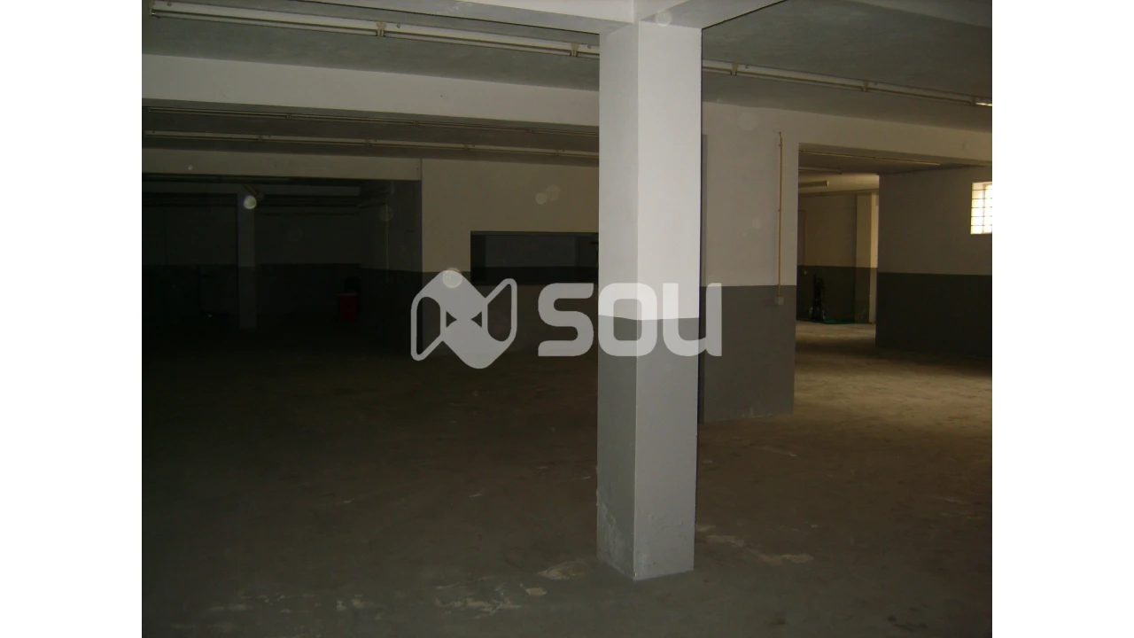 Loja para Arrendamento em Santo Tirso, Couto (Santa Cristina e São Miguel) e Burgães Foto 2