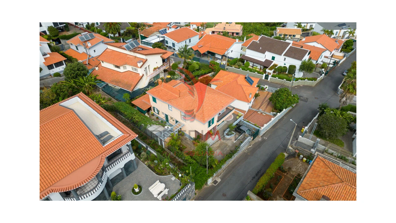 Moradia T5 para Venda em São Martinho Foto 5