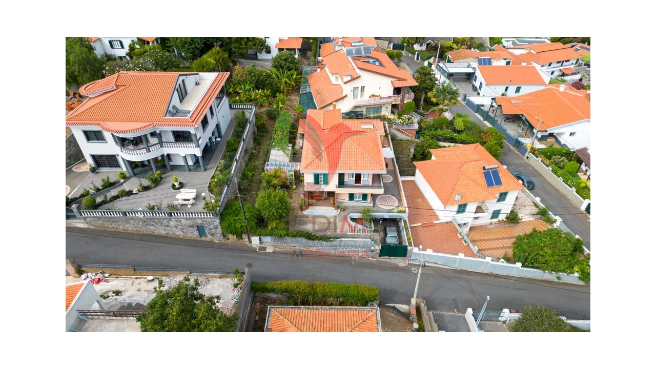 Moradia T5 para Venda em São Martinho Foto 1