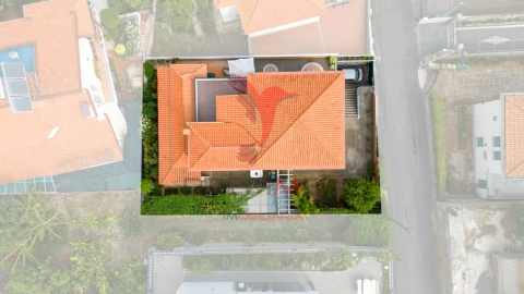 Moradia T5 para Venda em São Martinho