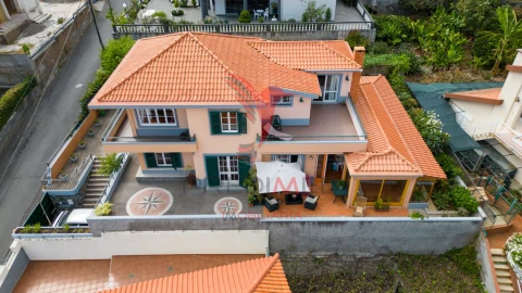 Moradia T5 para Venda em São Martinho