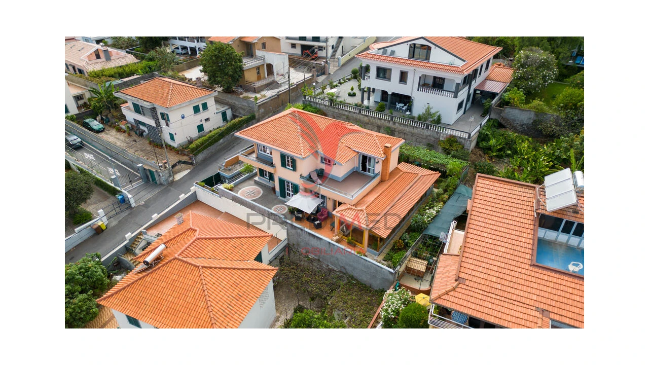 Moradia T5 para Venda em São Martinho Foto 3