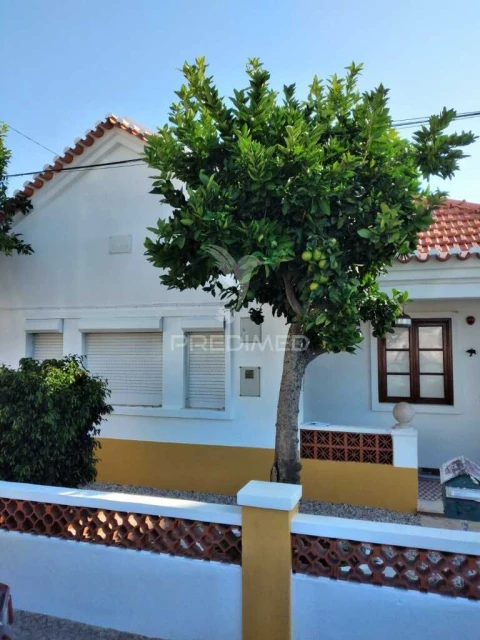 Moradia T2 para Venda em São Francisco da Serra