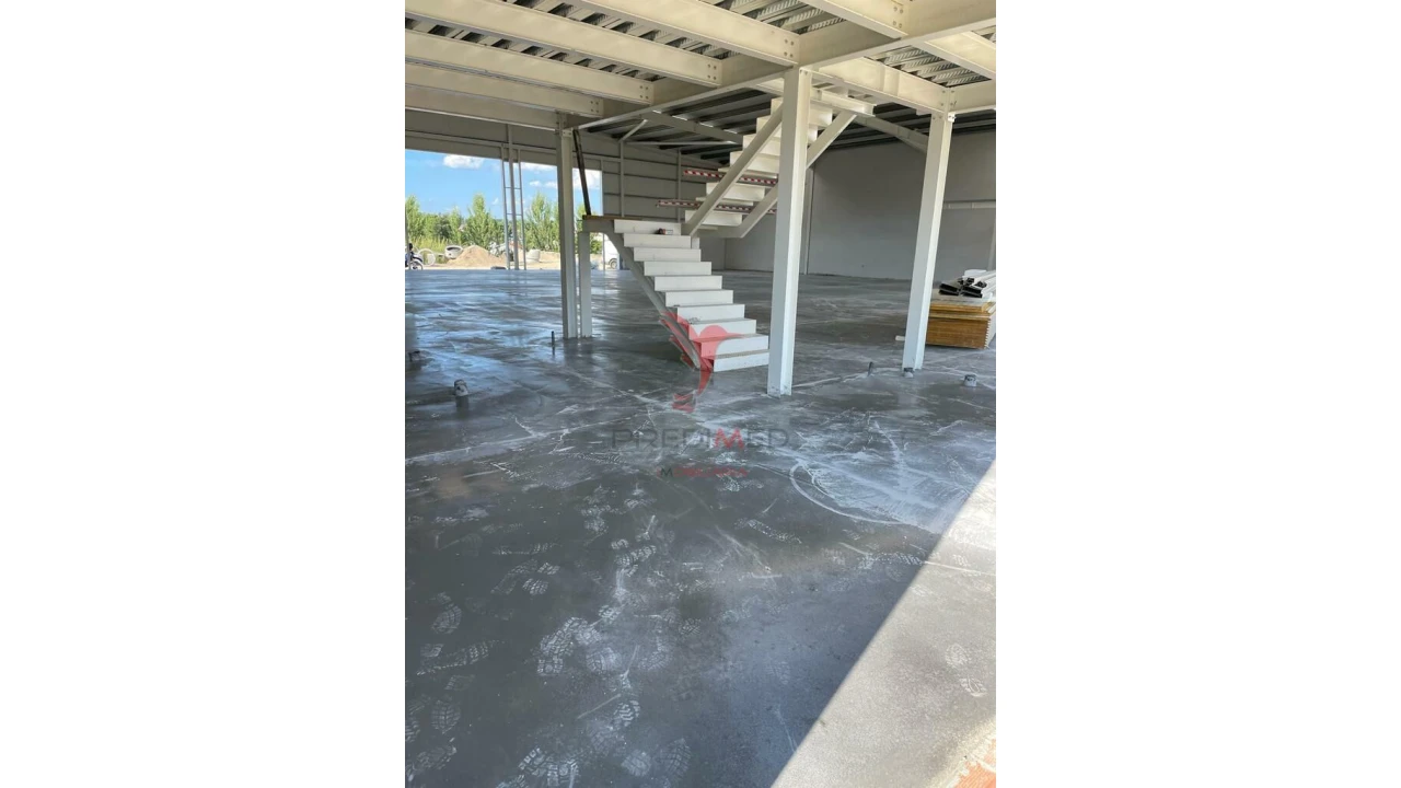 Armazém para Venda em Silveiros e Rio Covo (Santa Eulália) Foto 9