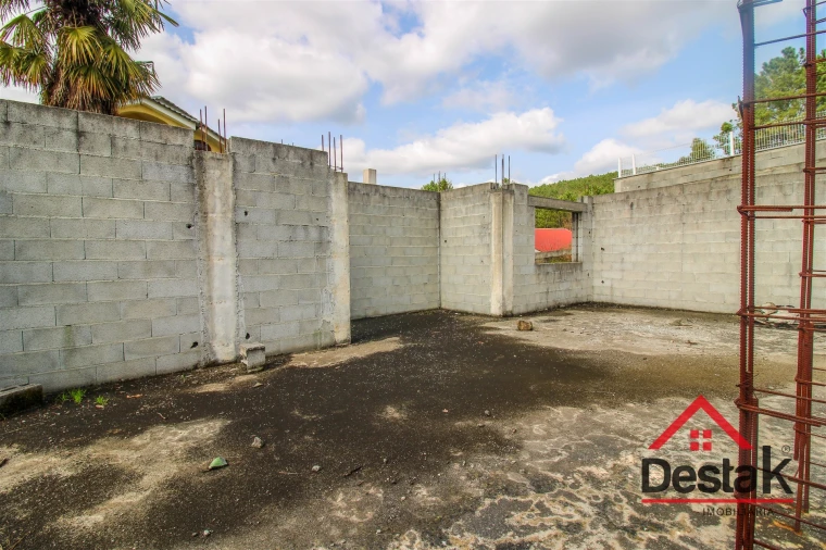 Terreno para Venda em Mundão Foto 13