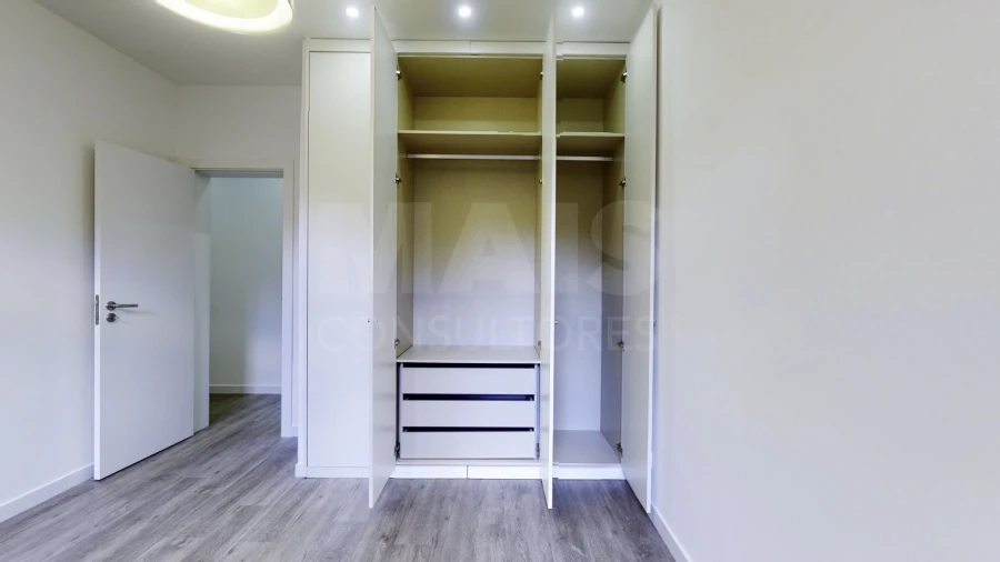 Apartamento T3 para Venda em Santo António Foto 10