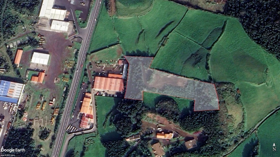 Terreno Comércio / Armazém para Venda em Pico da Pedra Planta 1