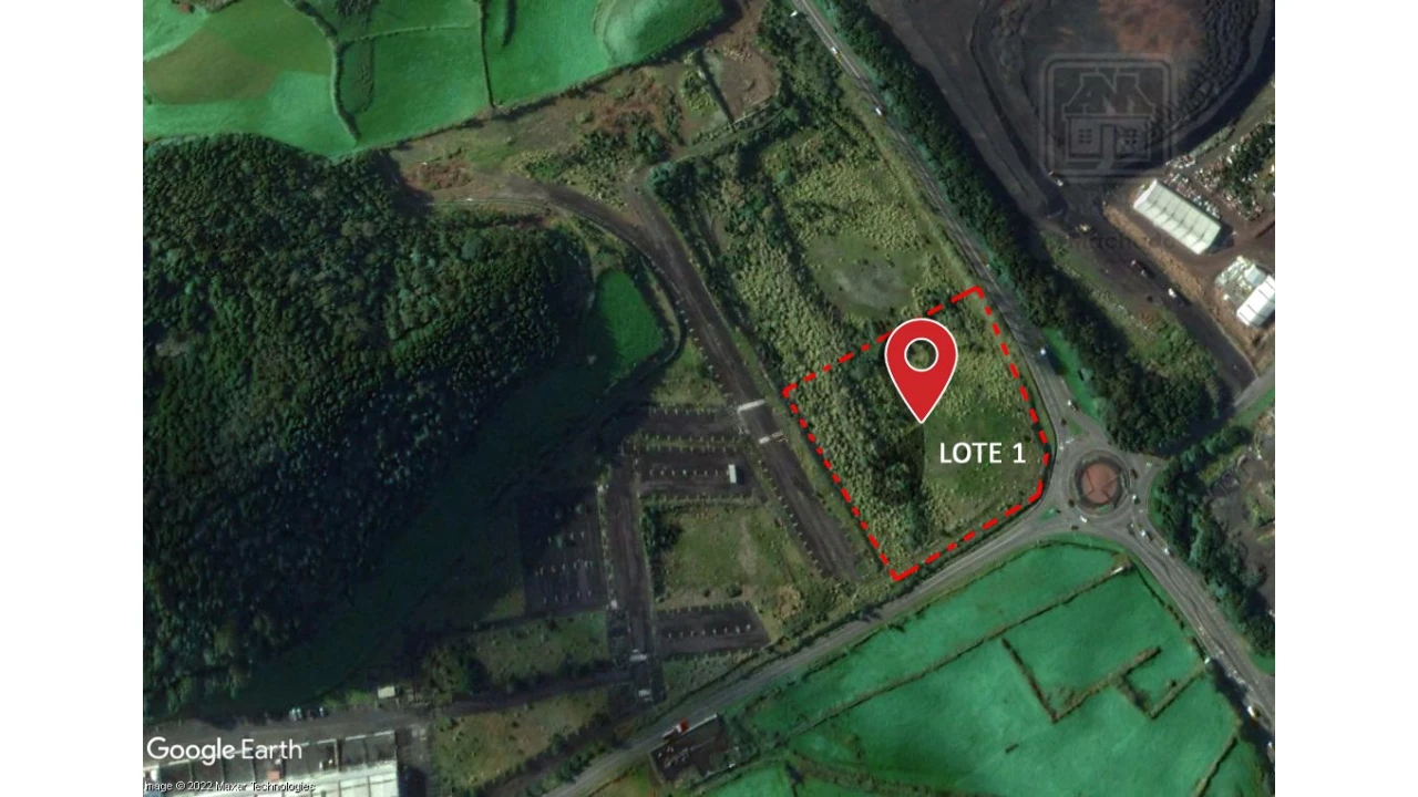 Terreno para Venda em Pico da Pedra Foto 1