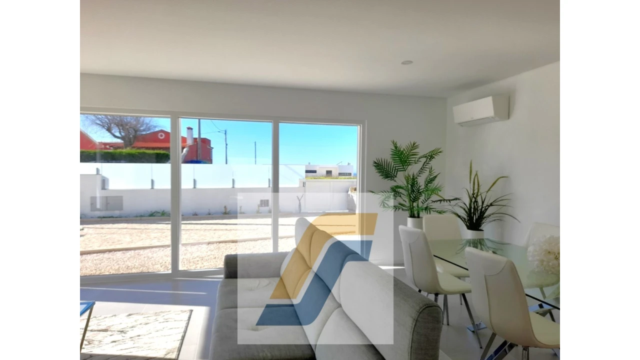 Moradia T4 para Venda em Lourinhã e Atalaia Foto 5