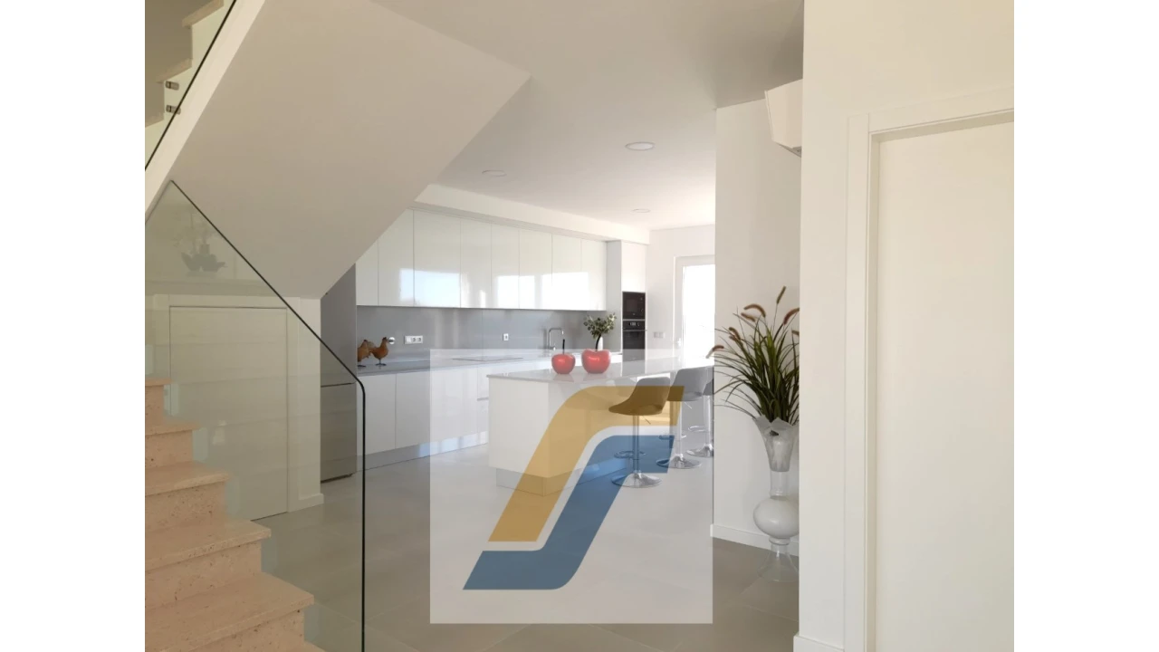 Moradia T3 para Venda em Lourinhã e Atalaia Foto 1