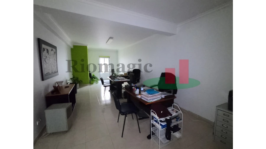 Escritório para Arrendamento em Rio Maior Foto 2