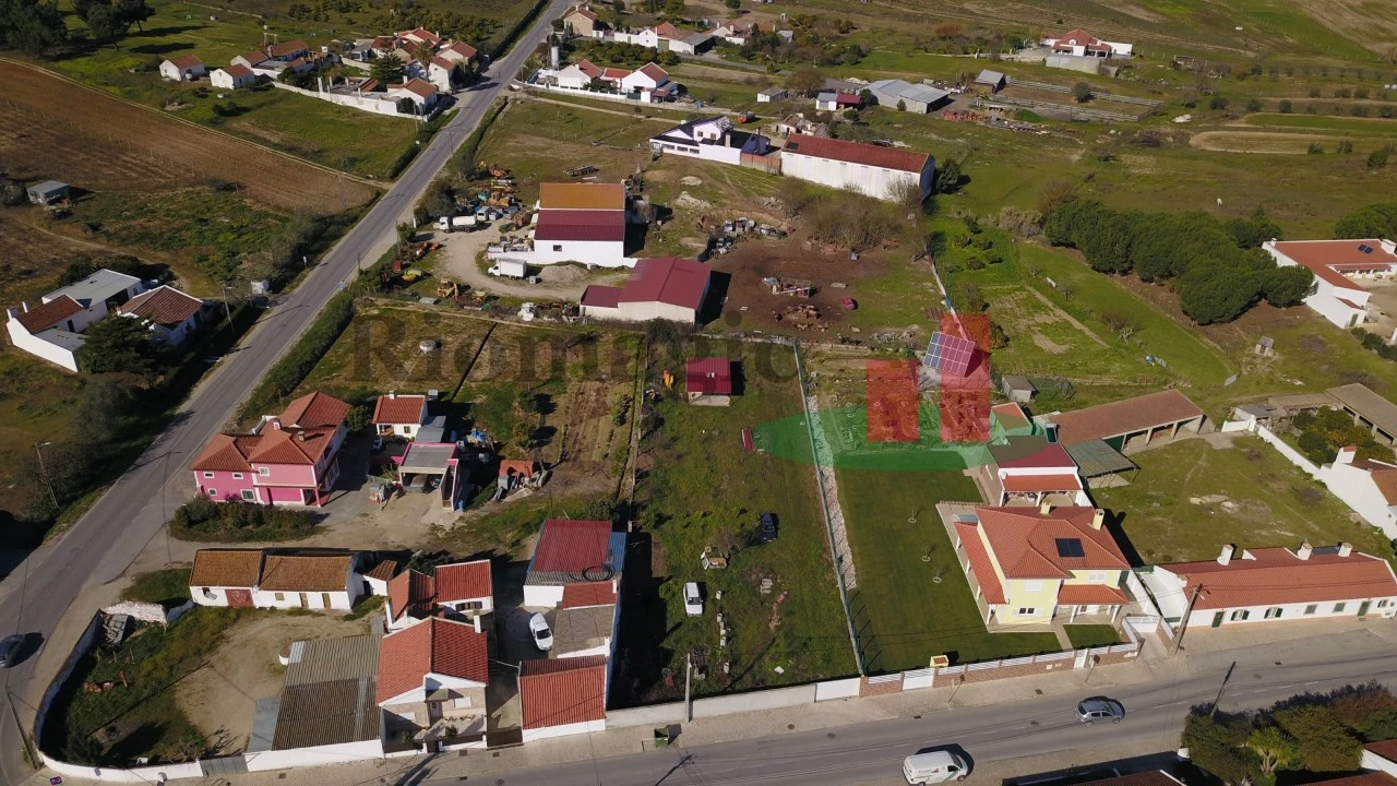 Terreno para Venda em Aveiras de Cima Foto 1