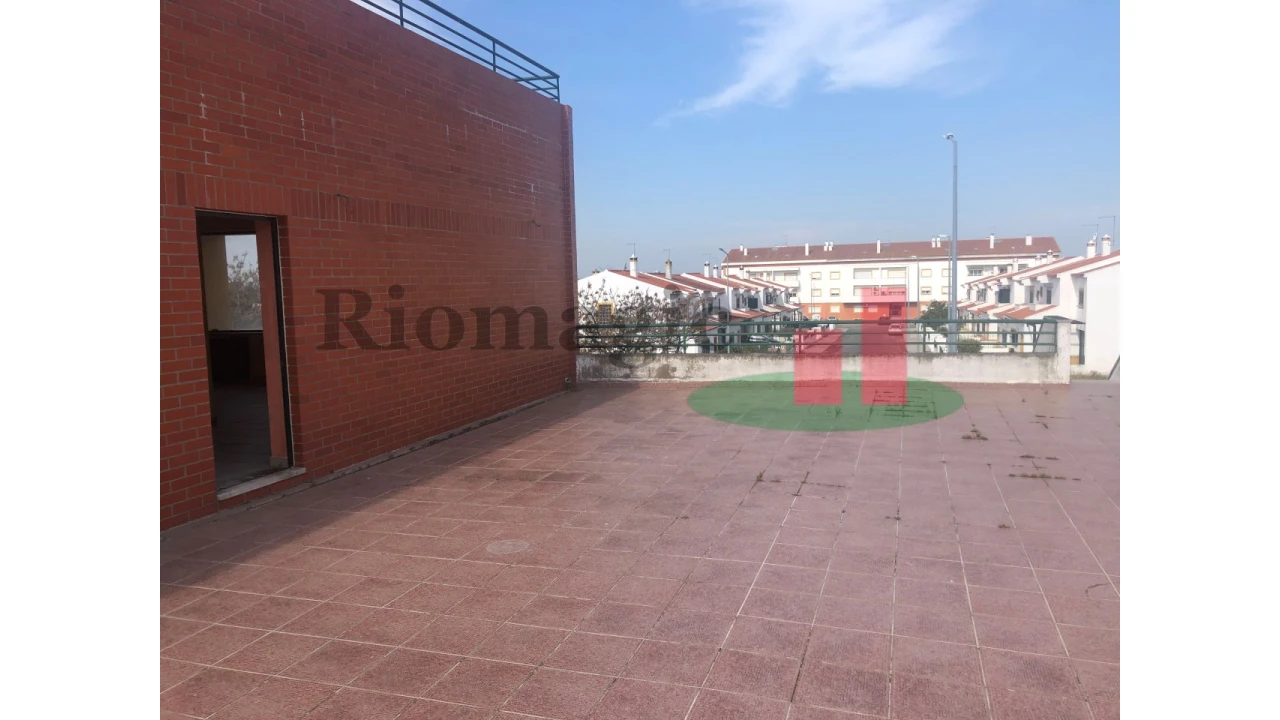 Loja para Venda em Alpiarça Foto 1