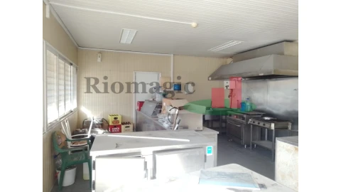 Negócio para Venda em Romeira e Várzea
