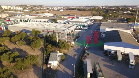 Negócio para Venda em Romeira e Várzea