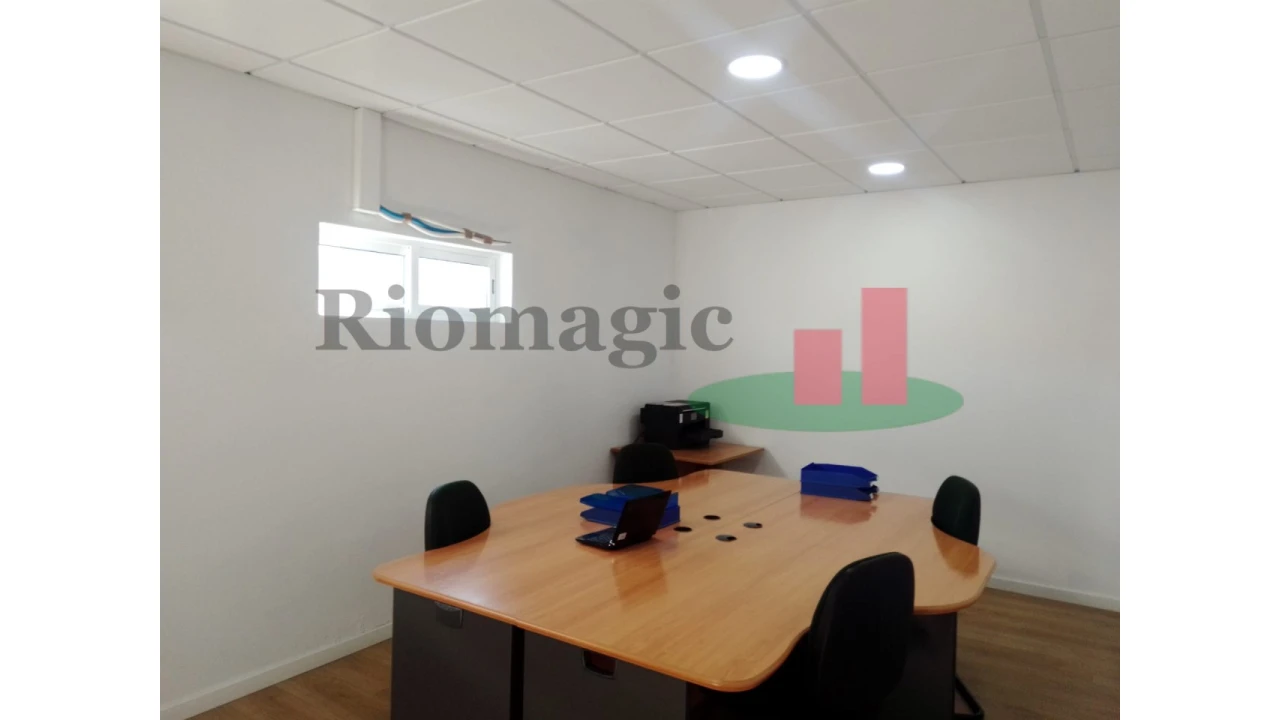 Escritório para Arrendamento em Romeira e Várzea Foto 2