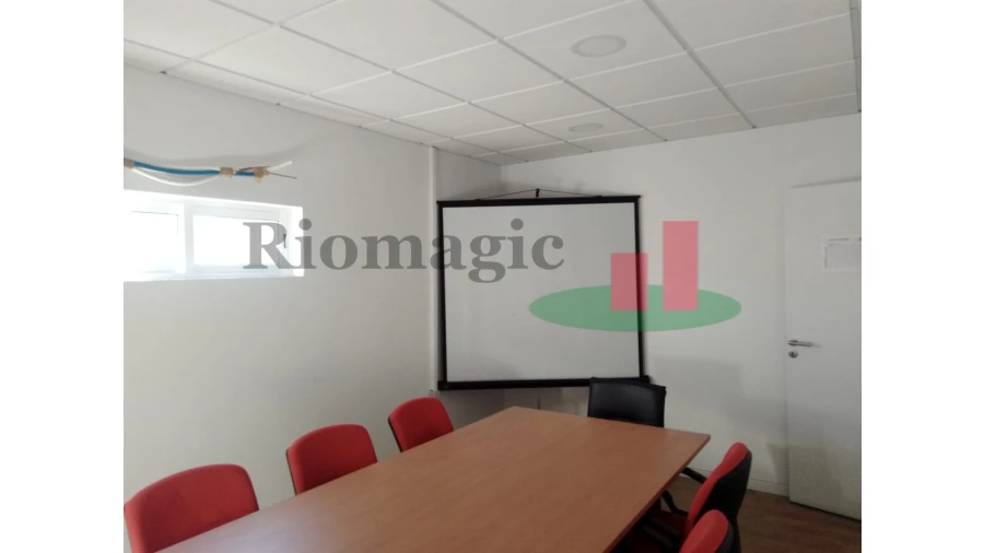 Escritório para Arrendamento em Romeira e Várzea Foto 1