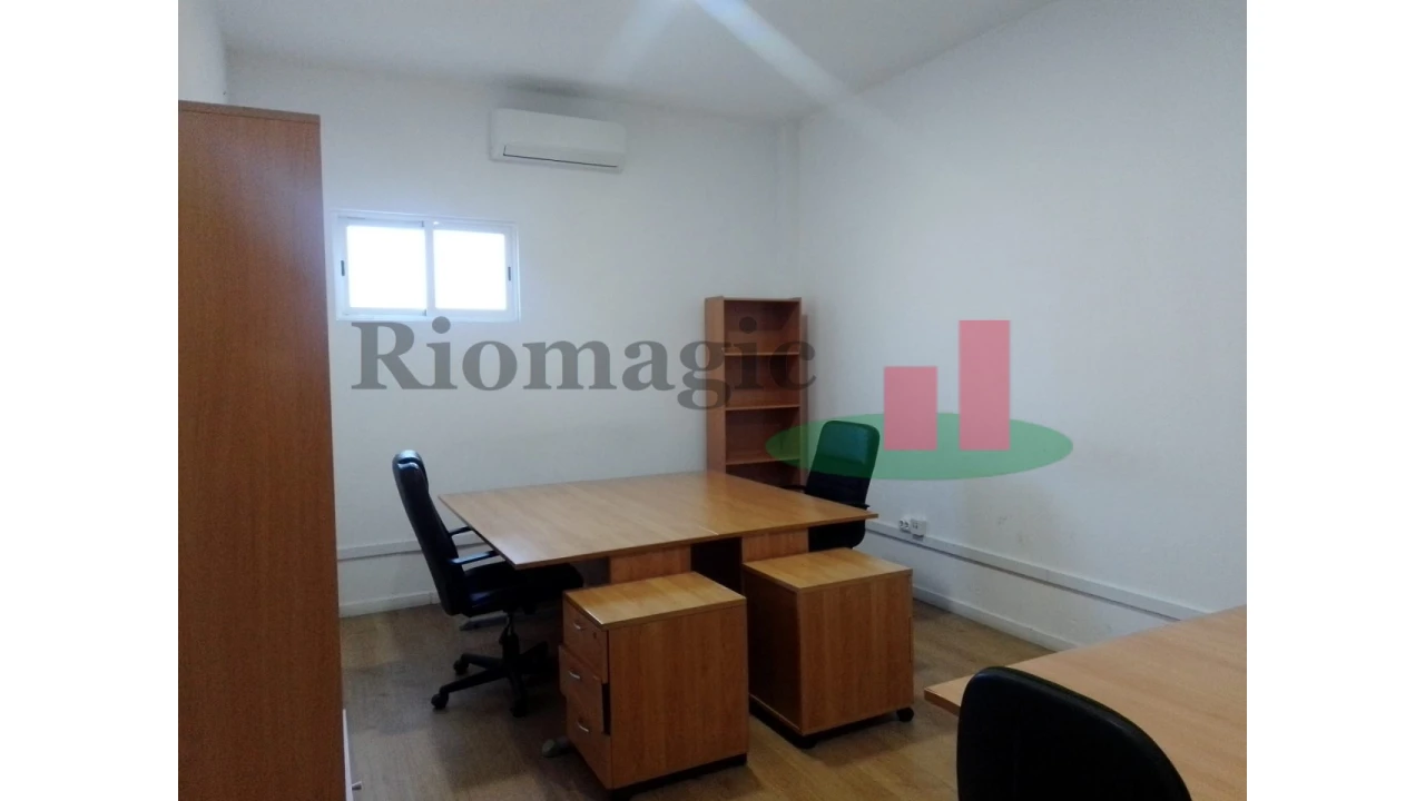 Escritório para Arrendamento em Romeira e Várzea Foto 1