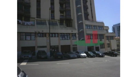 Escritório para Arrendamento em Ajuda