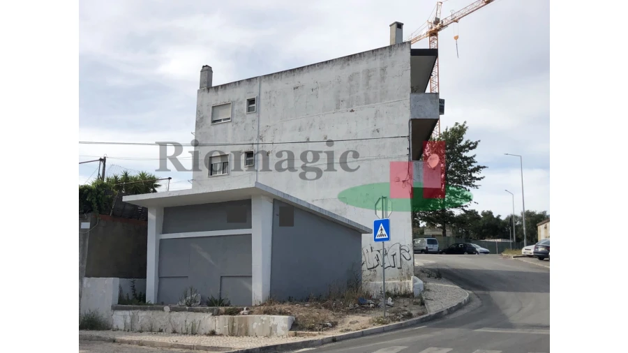 Loja para Venda em Pontinha e Famões Foto 1