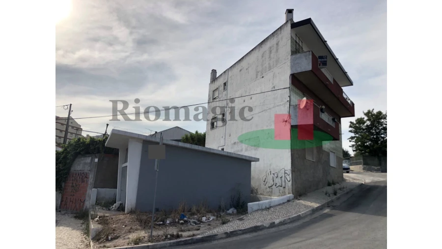 Loja para Venda em Pontinha e Famões Foto 6