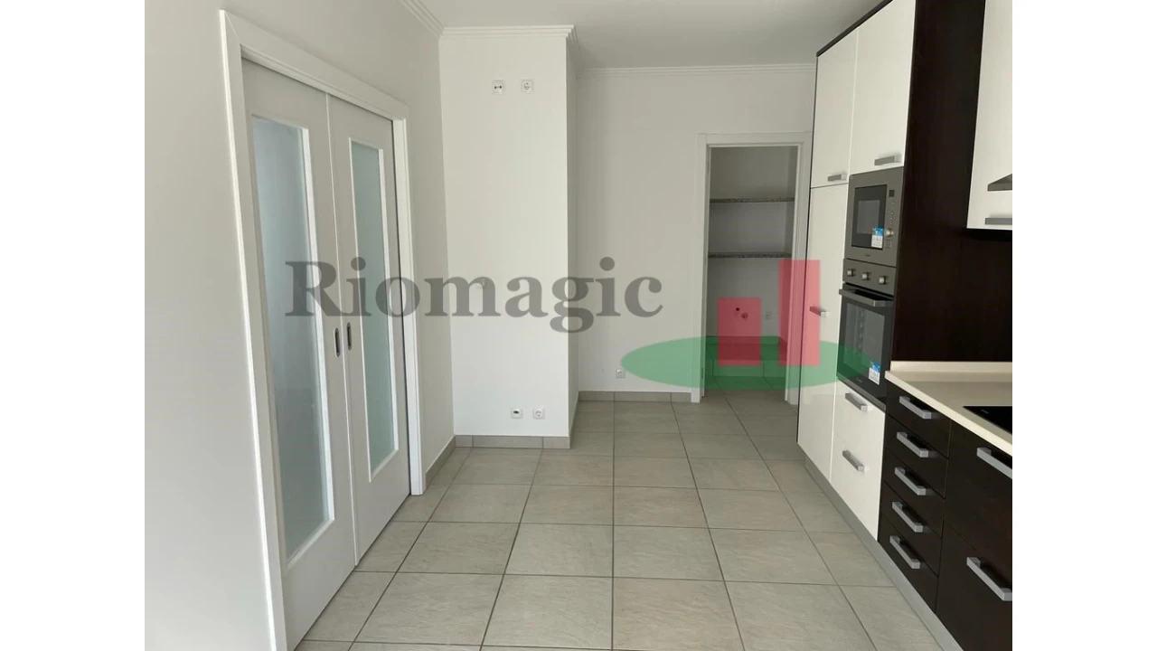 Moradia T4 para Venda em Ericeira Foto 12