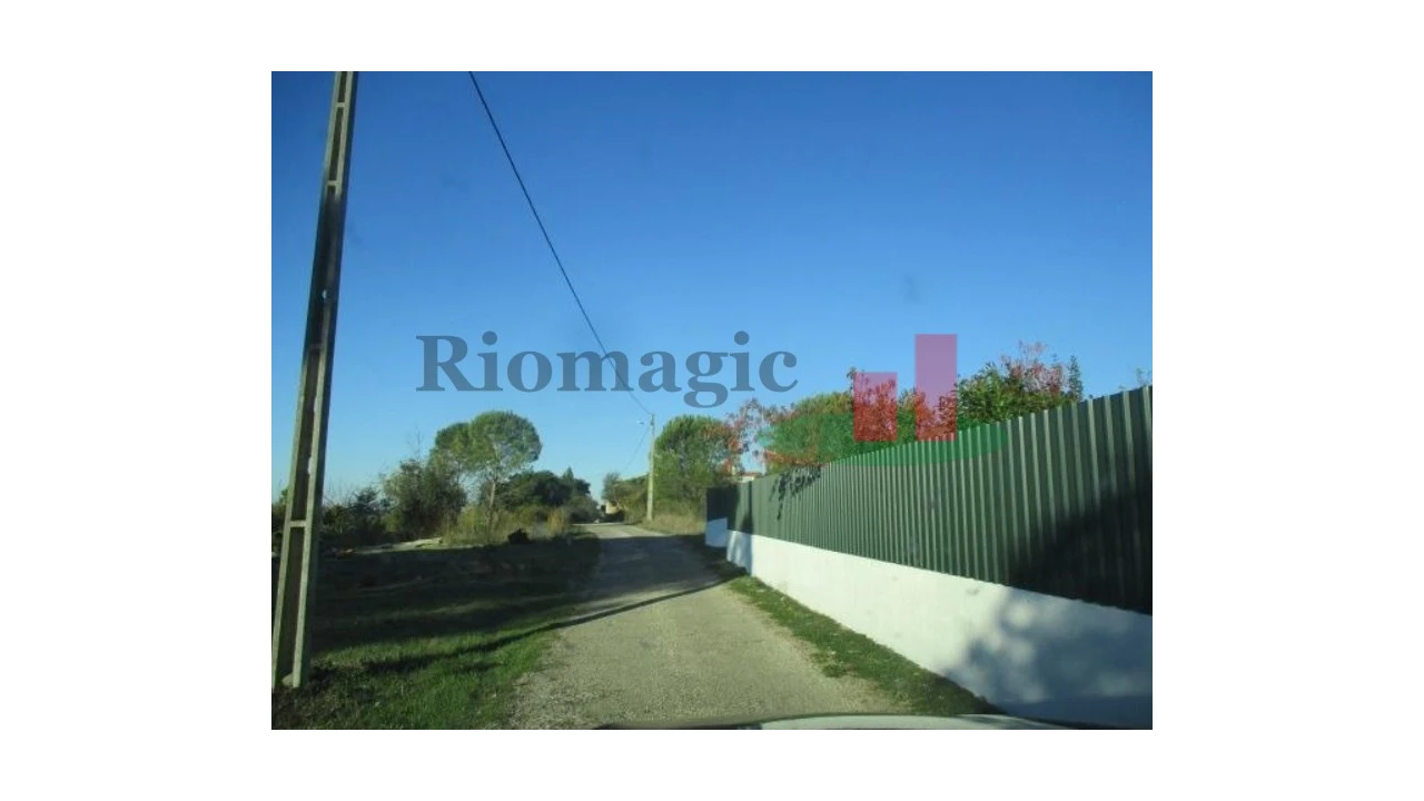 Terreno para Venda em São João Baptista e Santa Maria dos Olivais Foto 1