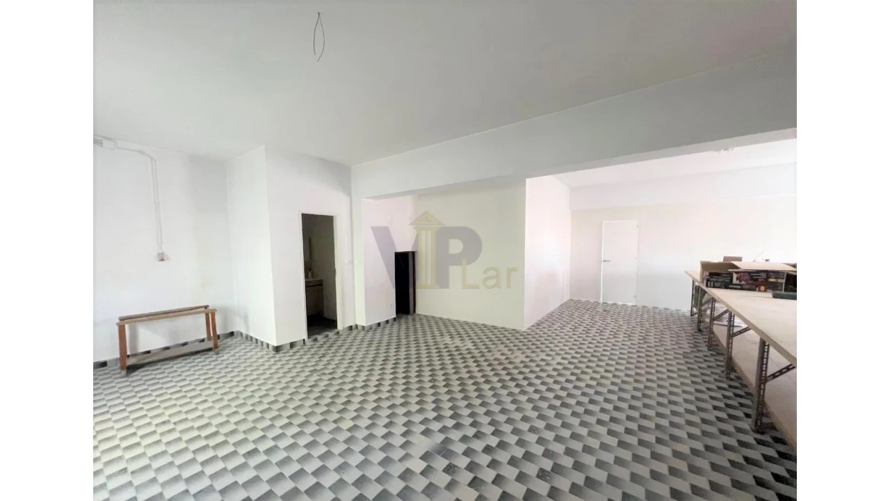 Loja para Arrendamento em Rio Tinto Foto 1