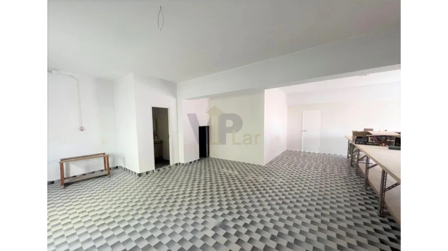 Loja para Arrendamento em Rio Tinto