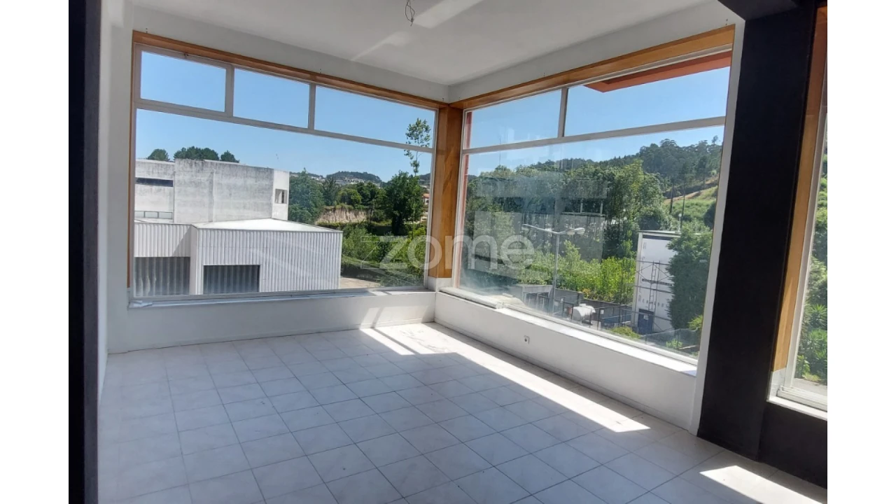 Negócio para Venda em Rebordosa Foto 9