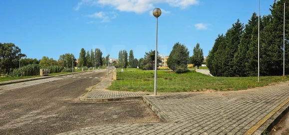 Terreno para Venda em Campelos e Outeiro da Cabeça